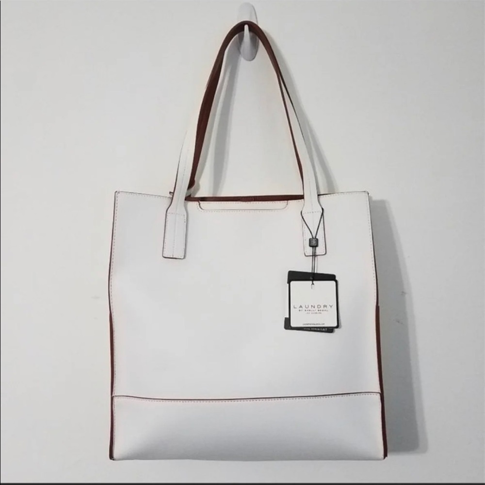 Laundry by Shelli Segal bag with wristlet